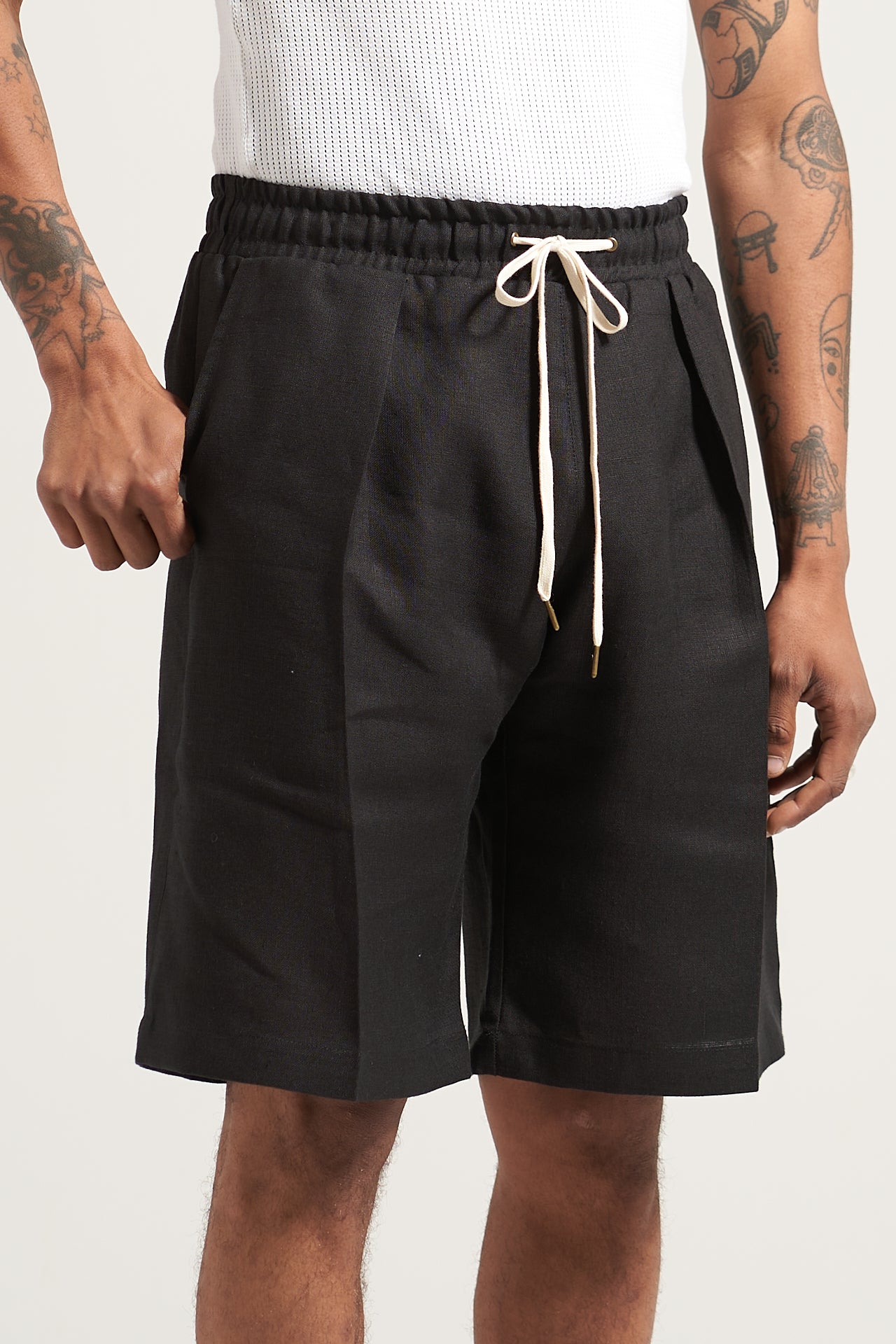 The Blackout Linen Box Short