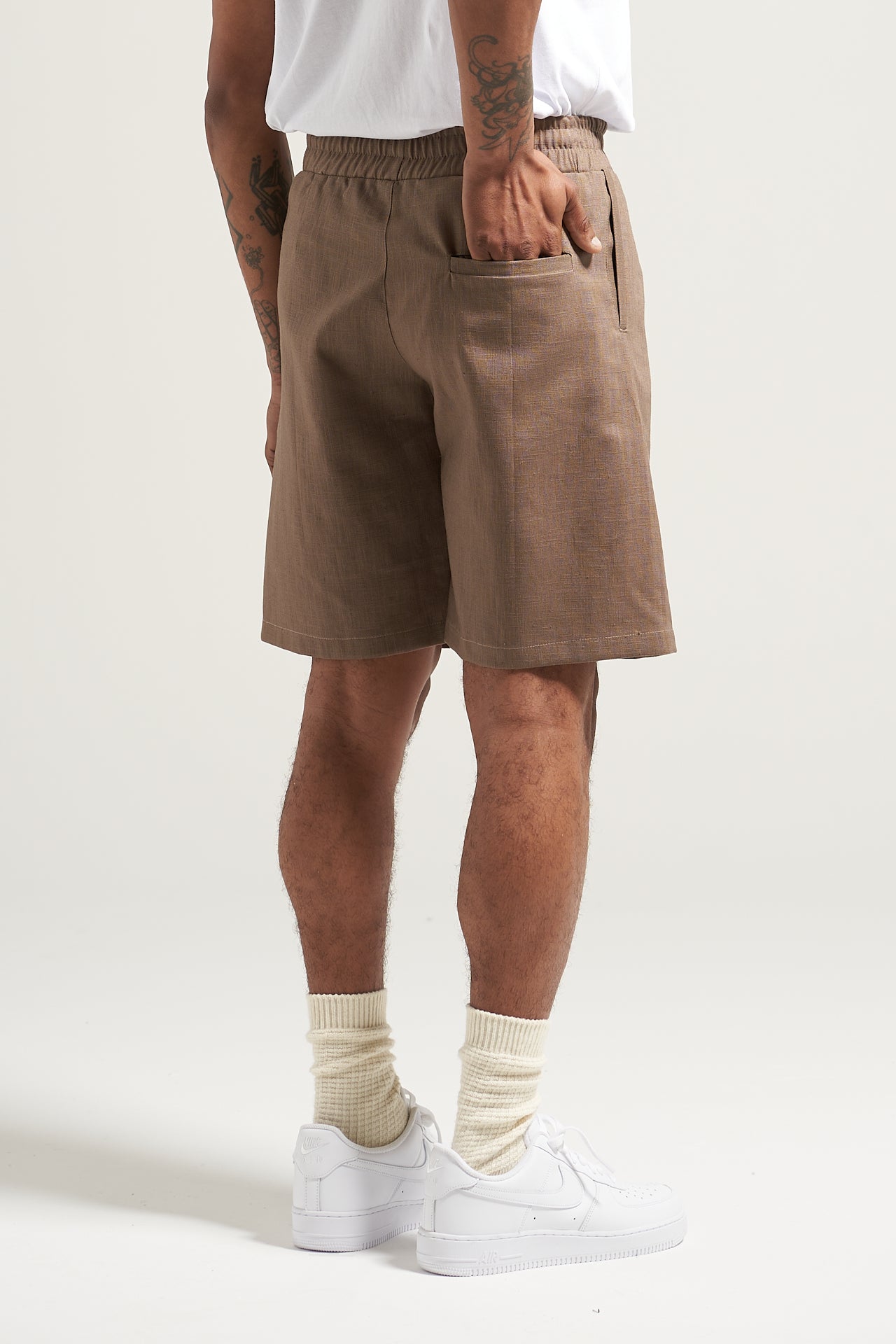 The Walnut Linen Pleat Short