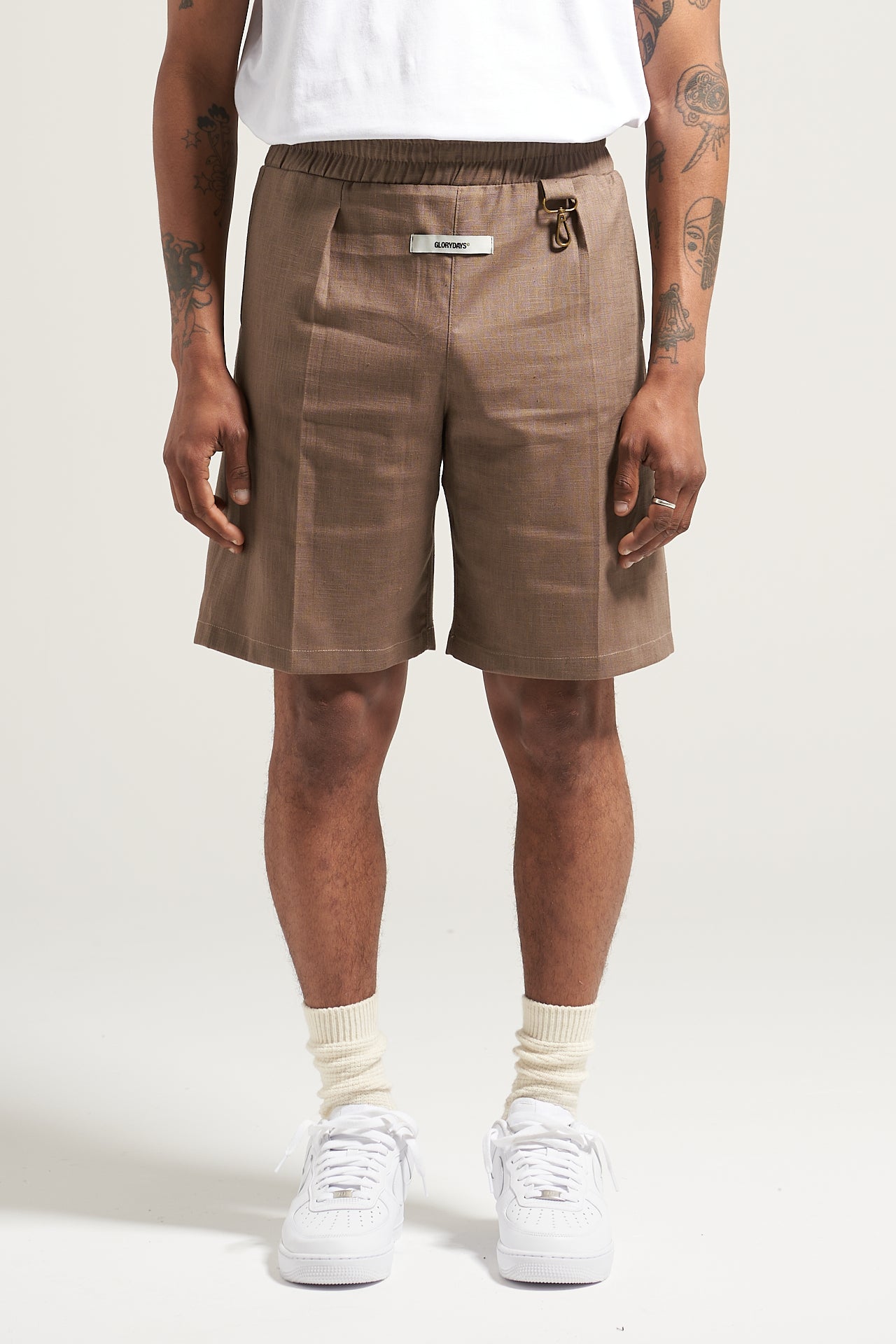 The Walnut Linen Pleat Short