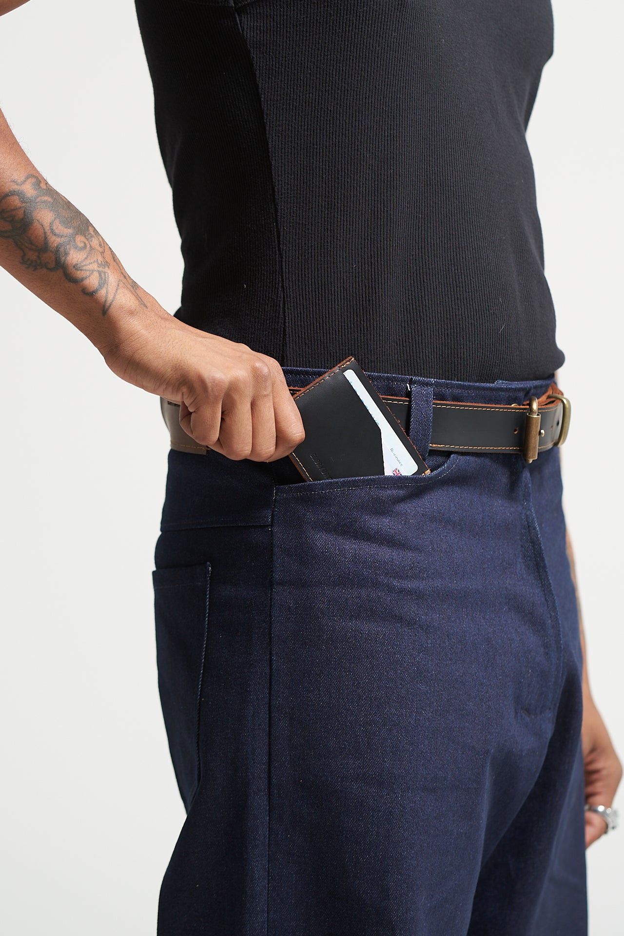 The Black/Biscuit Cardholder