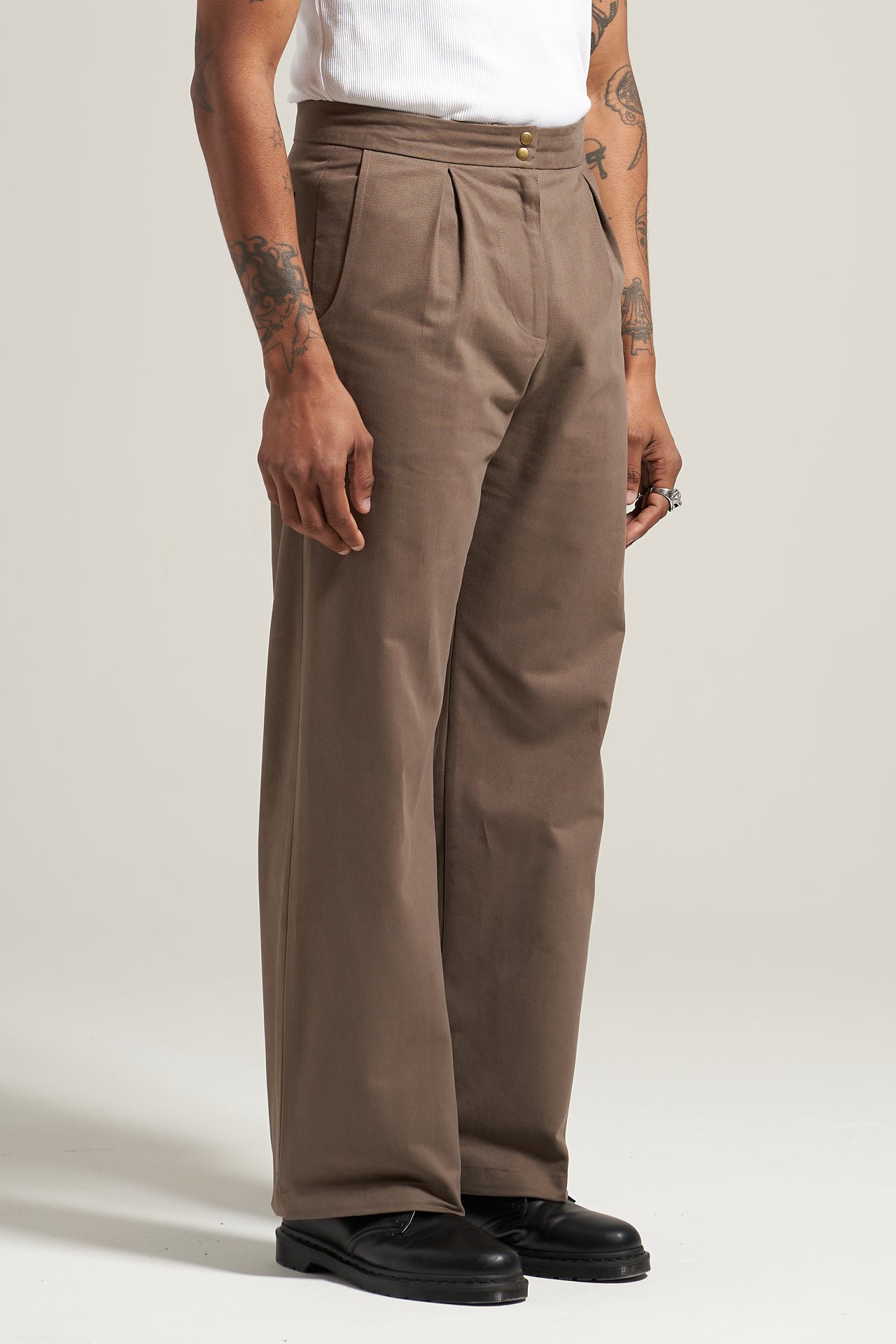 The V2 Tan Pleated Trouser
