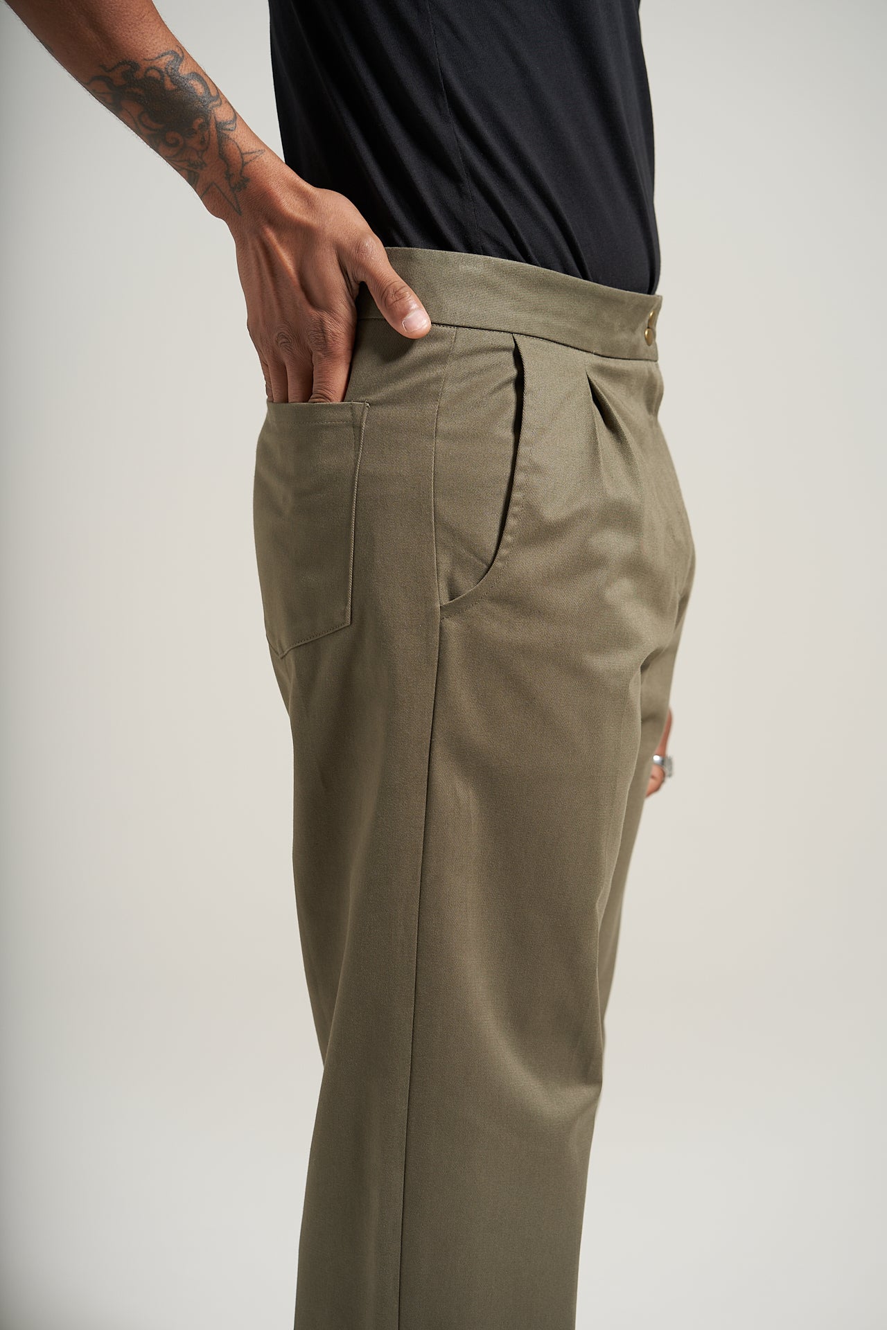 The Olive V2 Pleated Trouser