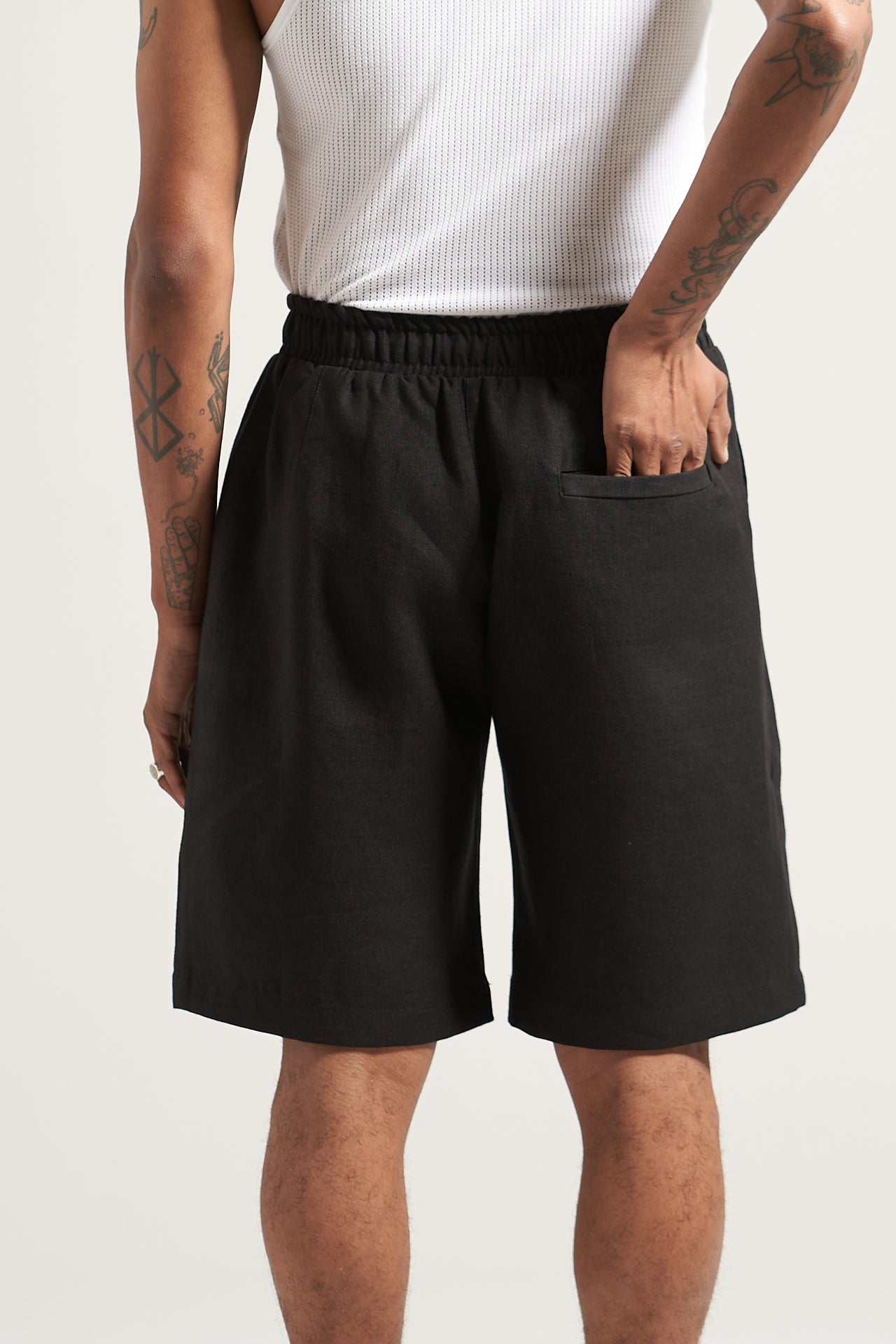 The Blackout Linen Box Short