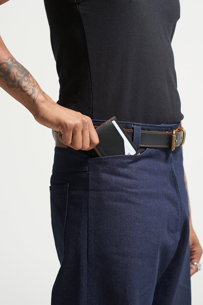 The Black/Biscuit Cardholder