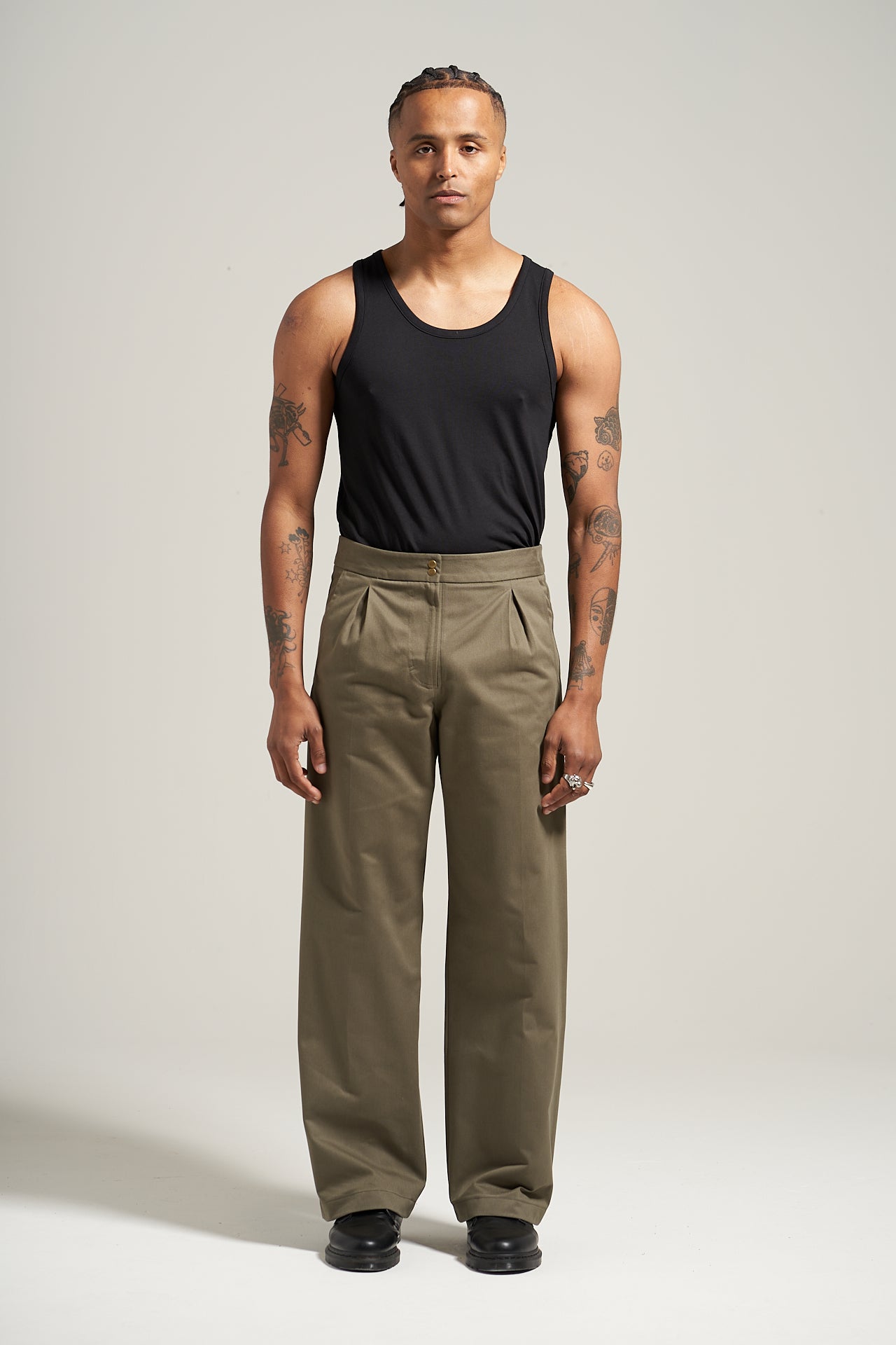 The Olive V2 Pleated Trouser